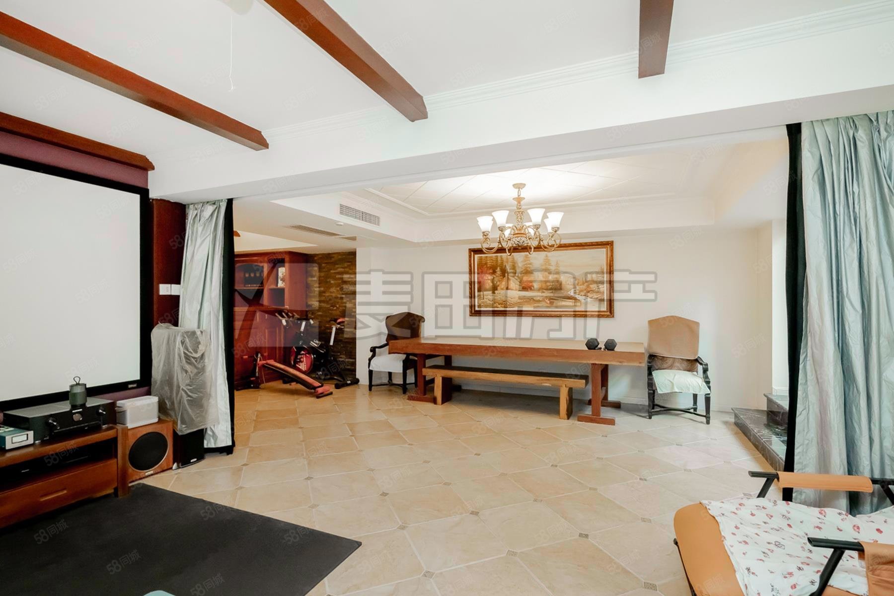 倚林佳園(別墅)5室3廳3衛(wèi)247㎡南北2980萬