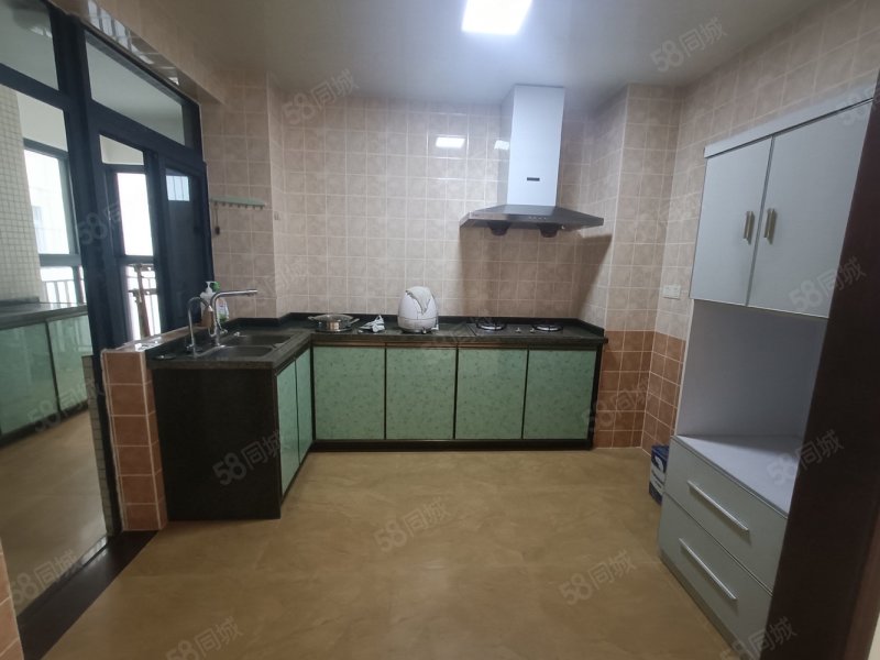 城市假日旁 东南向 电梯四房 177方,汇景名都-湛江58同城