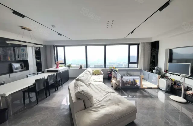 开发区徒骇河豪装大平层 带车位储藏室 送80平菜园子 免大税