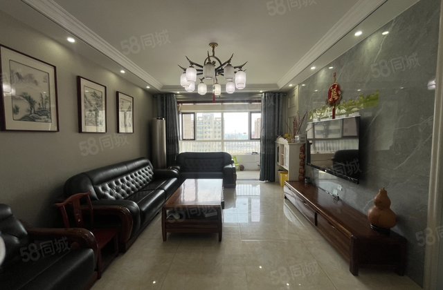 急售！妇幼实验电梯房，三叶草户型双阳台，送车位，价格可谈