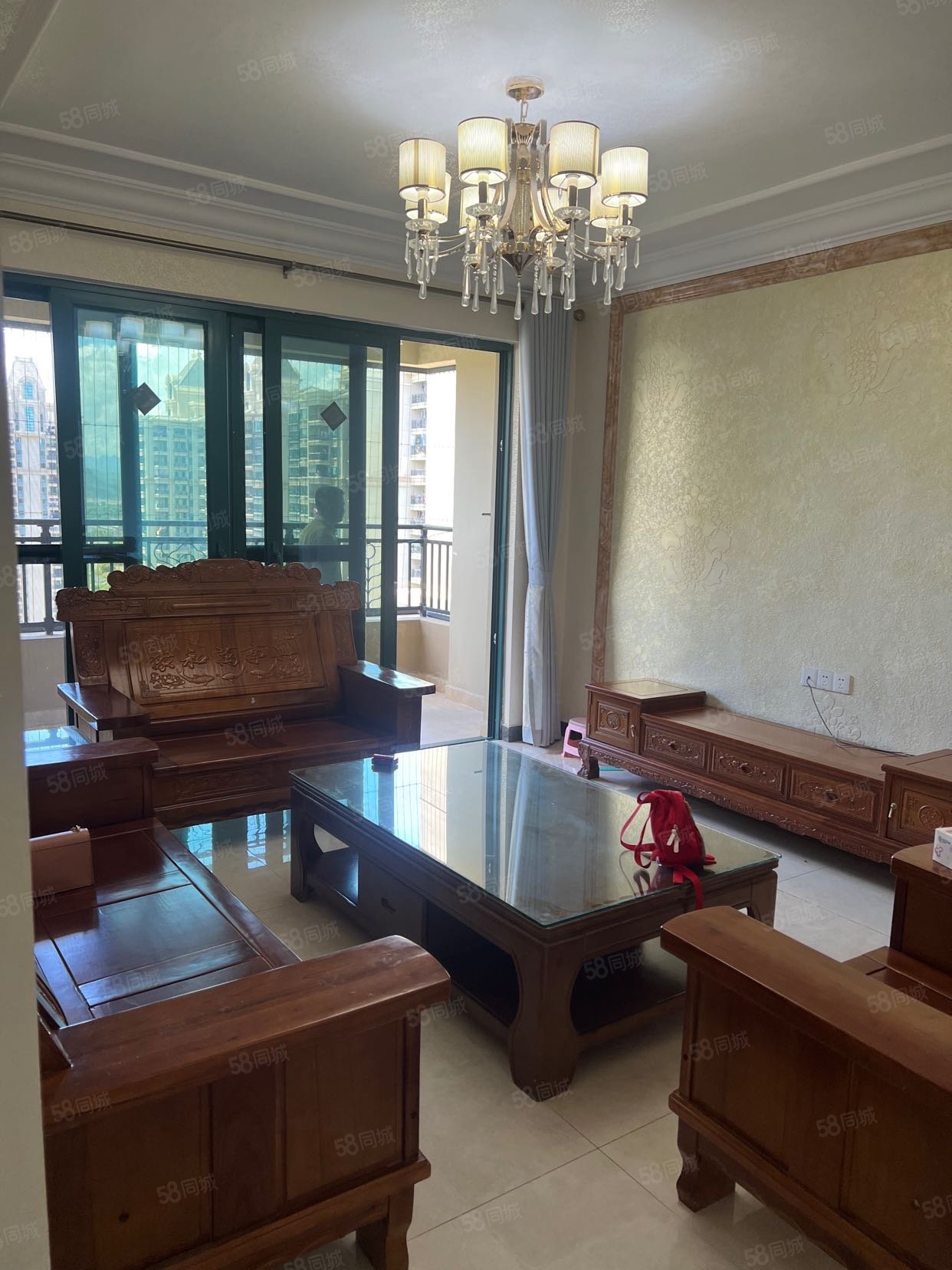 恒大城二期3室2厅2卫135㎡南北75万