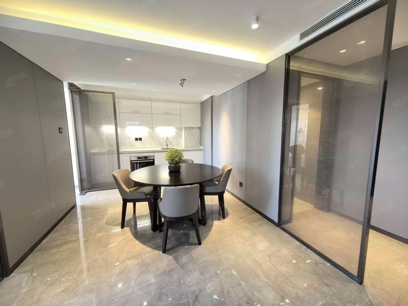 尊悅光華3室2廳2衛(wèi)170㎡南北1498萬