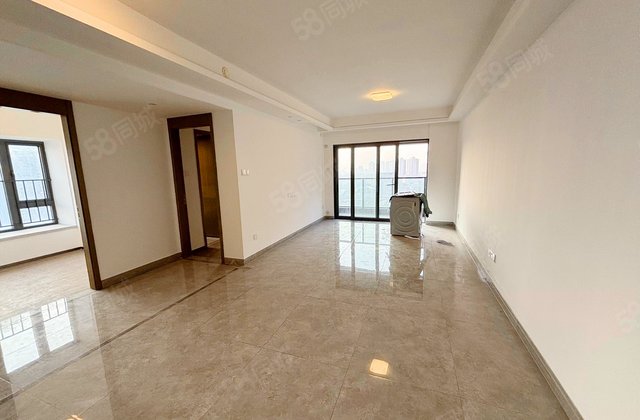 新世界凯粤湾3室2厅94.95㎡252万二手房图片