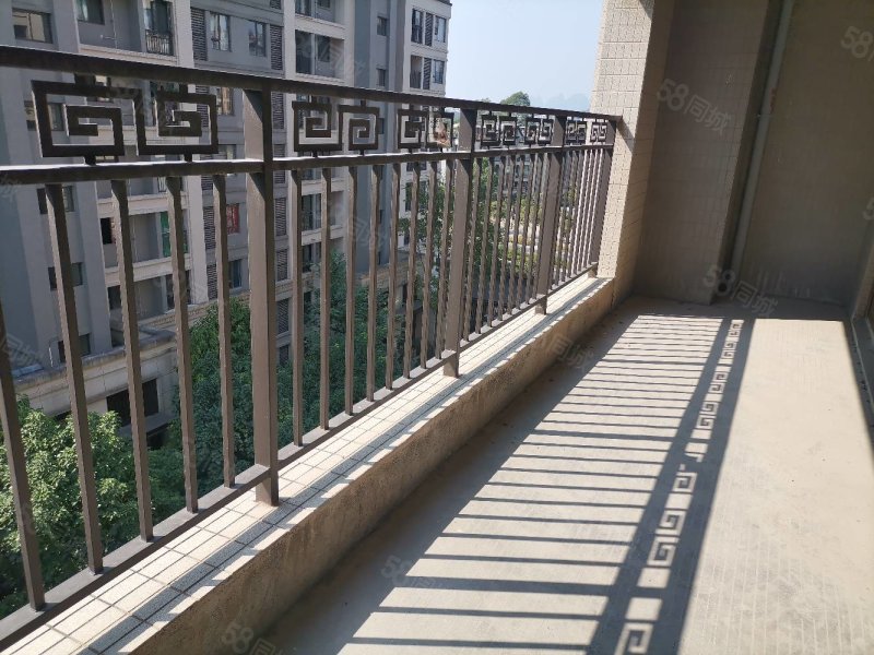 兴进漓江郡府香桂府3室2厅2卫116㎡南北115万