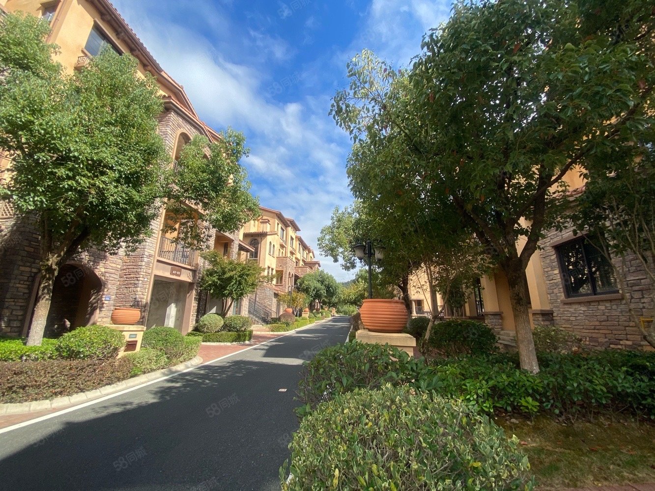 阳光城花漾江山(别墅)4室3厅3卫139㎡南138万