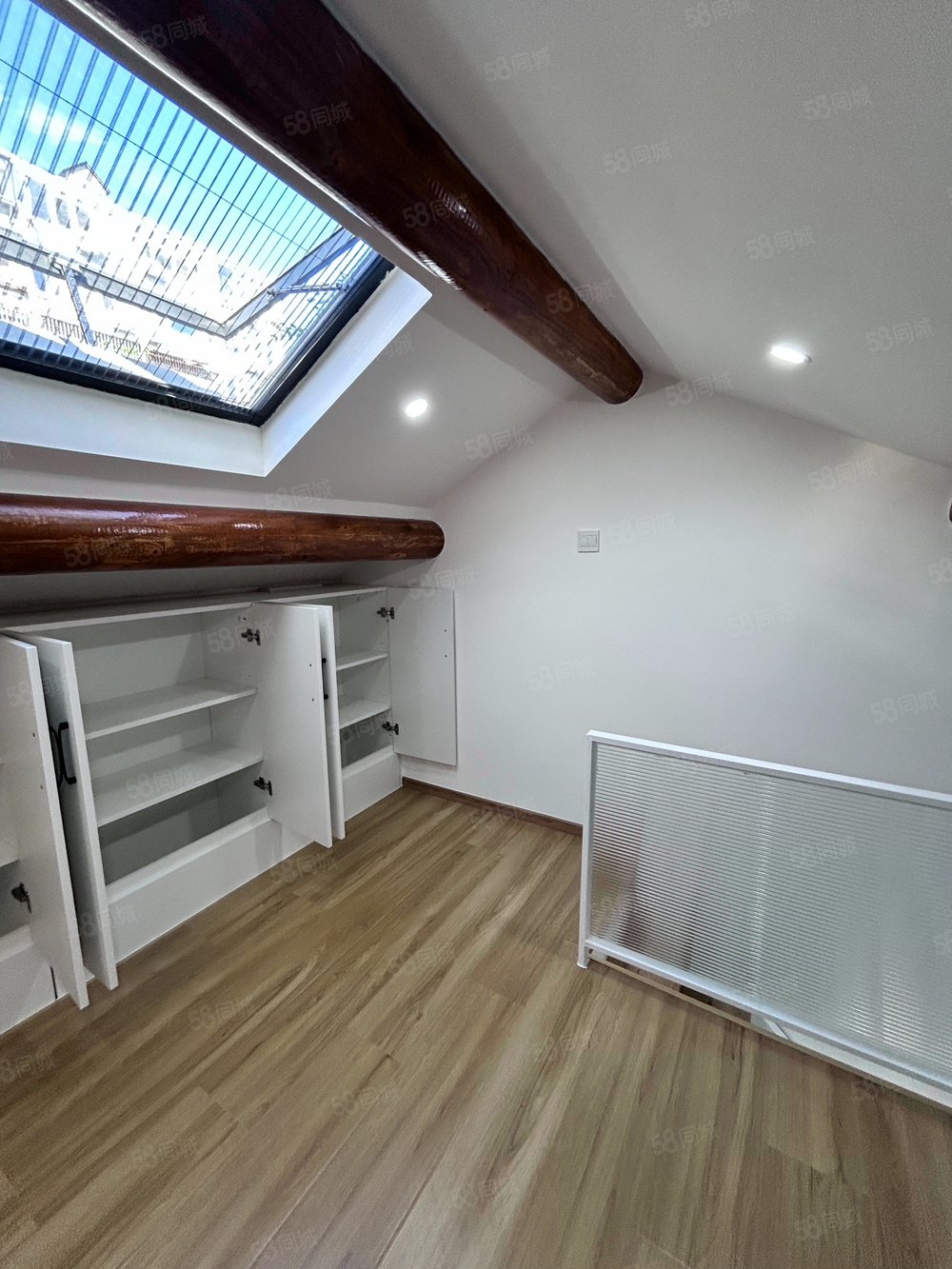 四環(huán)胡同小區(qū)1室0廳0衛(wèi)14.22㎡南293萬(wàn)