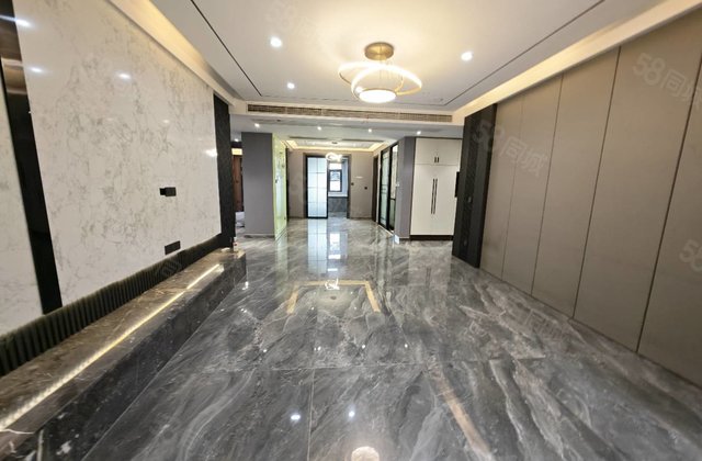 建业香槟圣园2期4室2厅280㎡156万二手房图片