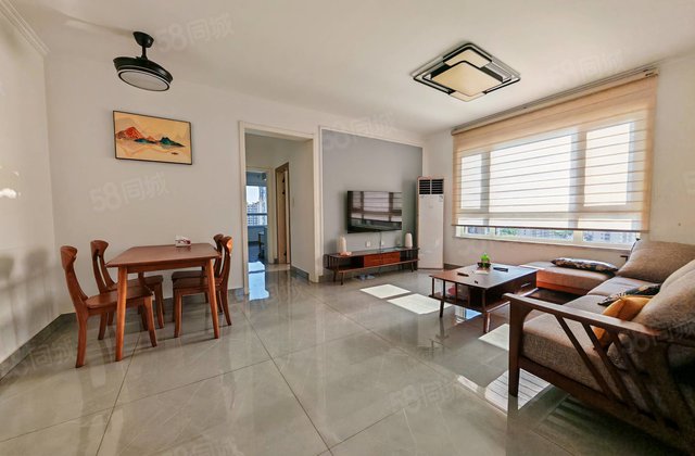 新一中外国语 精装修 带储 全明户型 三日必售 带家具家电。