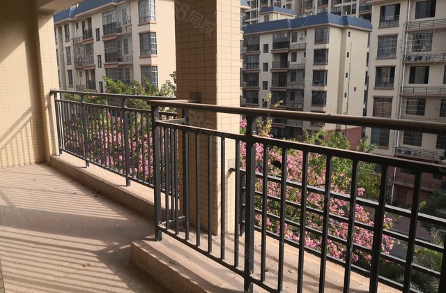 书香华府4室2厅139㎡47万二手房图片