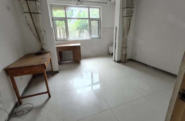 年轻过渡 孝心一楼 边户采光好 地暖房 水晶丽城 七中