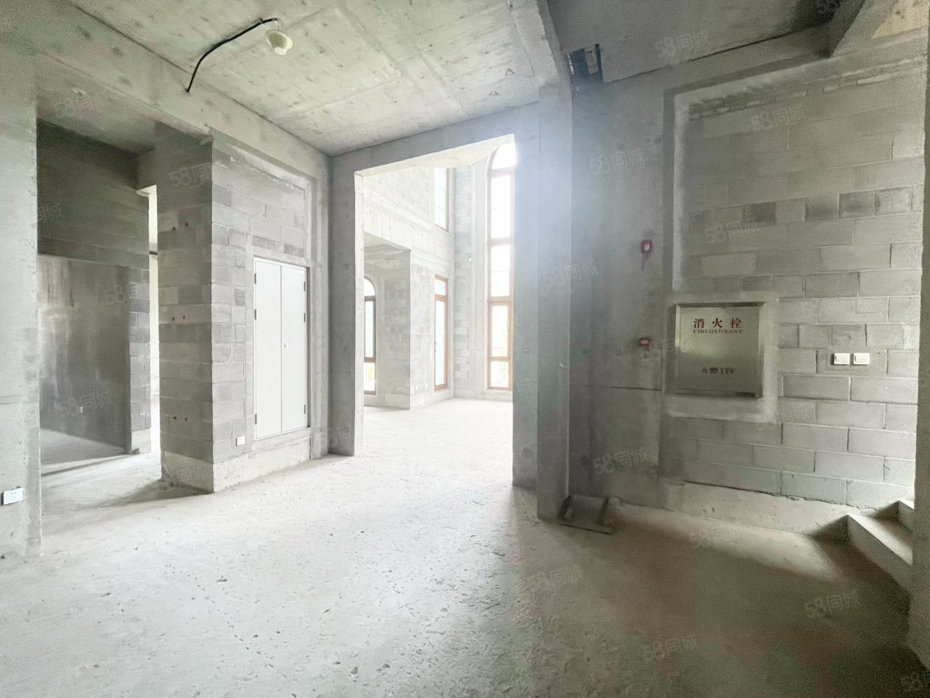 遠(yuǎn)洋LAVIE4室3廳4衛(wèi)980㎡南北7600萬(wàn)