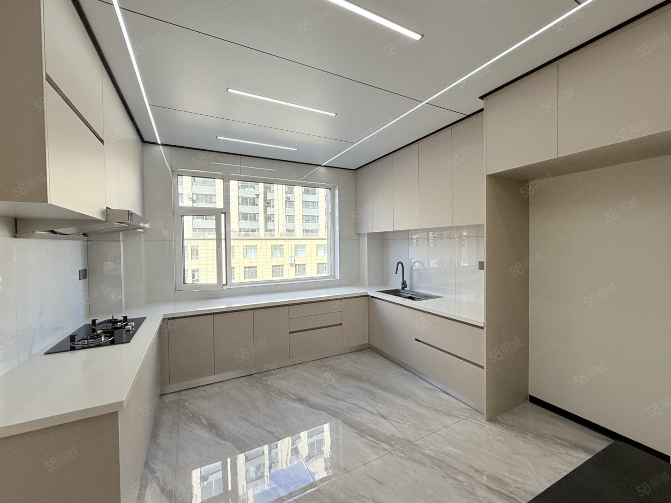 文豪世家3室2厅2卫161㎡南北103万