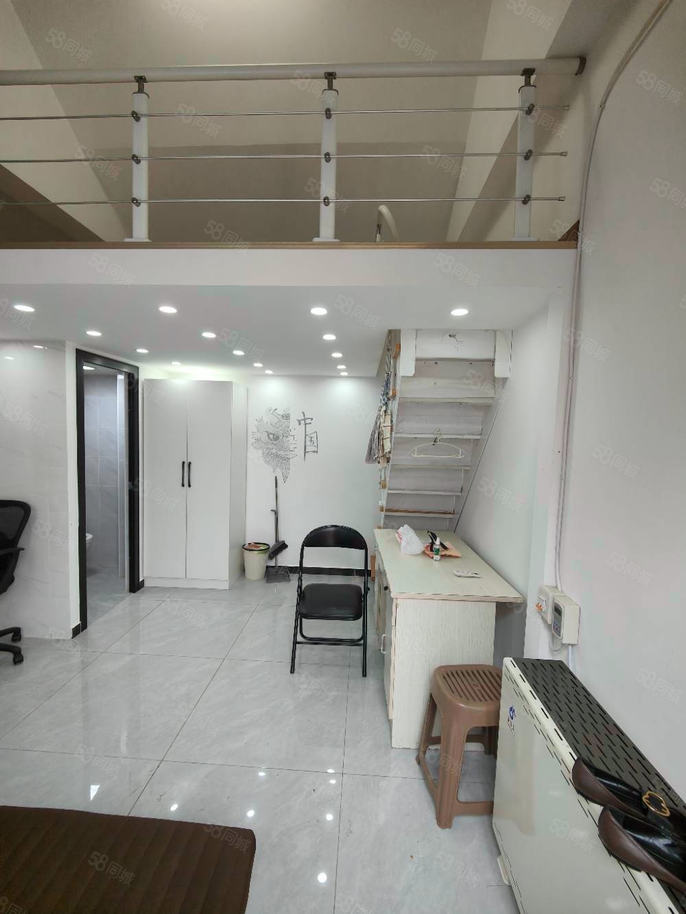 四道灣胡同小區(qū)1室1廳1衛(wèi)19.8㎡南北380萬