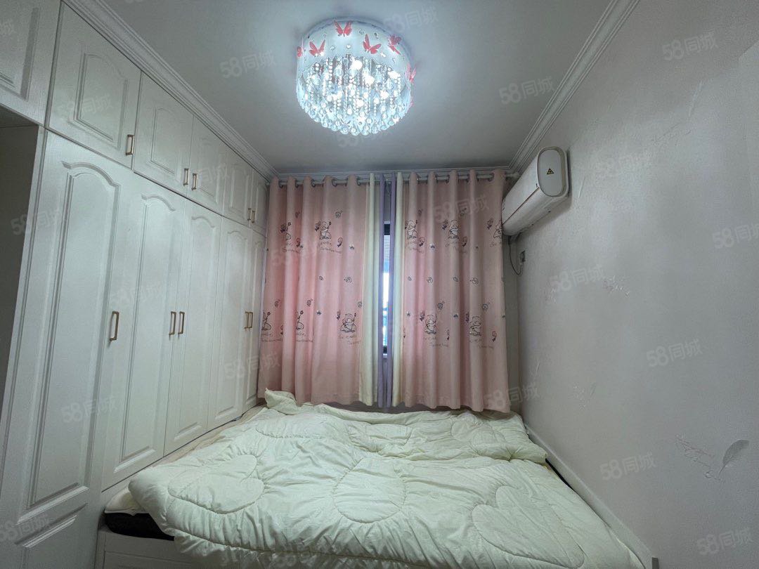 翰林珑城3室2厅1卫110㎡南北64万