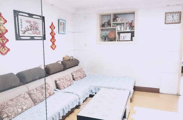 急售 实验育红 免大税且满五   停车方便 户型方正随时看房
