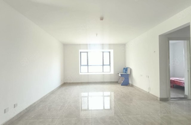 急售！昌润莲城莲湖新城，三室两厅，送车位，