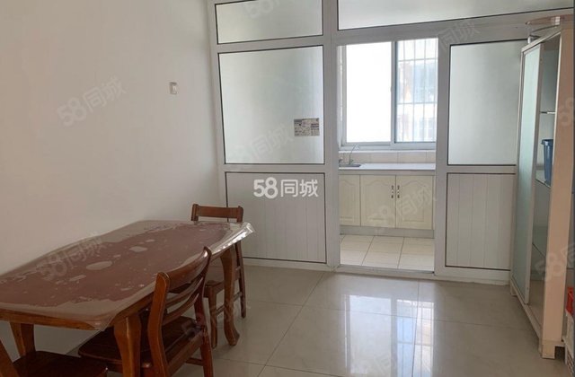 凤凰苑小区(北区) 中间楼层采光好 购物方便 近医院！