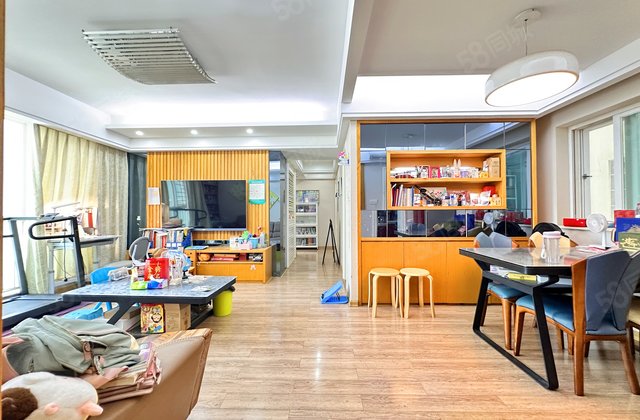 鹭江海景(一期)4室2厅122.1㎡628万二手房图片