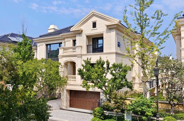 天鹅湖北苑4室3厅200.05㎡330万二手房图片