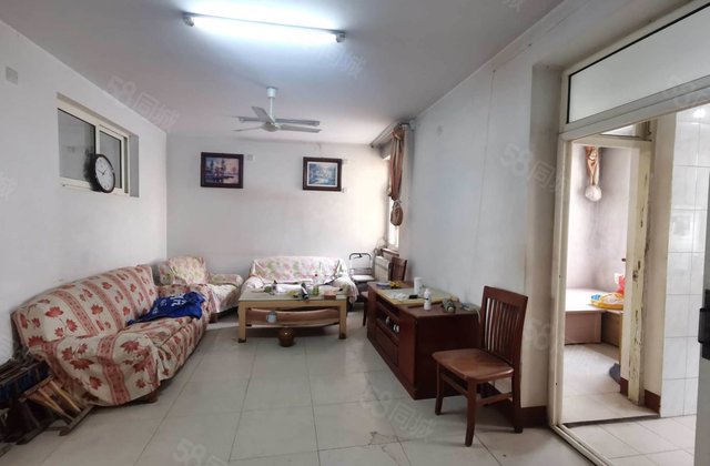 香江，万达江山印。海源丽都三院。第三住宅二楼，三室送储车位