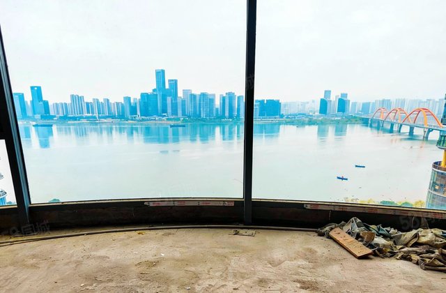 富湾国际4室2厅256.26㎡249万二手房图片