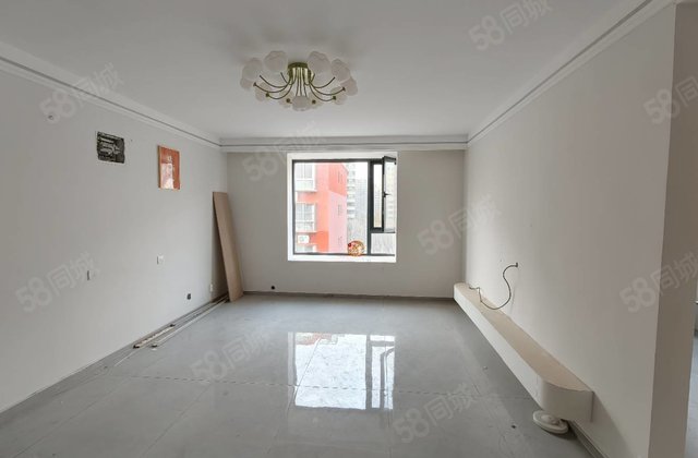 七中地暖房，精装3房，边户，  急售，阿尔卡迪亚，水晶城