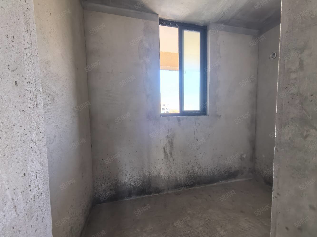 中铁诺德雍景台3室2厅2卫117㎡南北70万