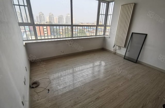 急售市中心附近电梯好楼层西边户全明户型免大税带储藏室随时看房