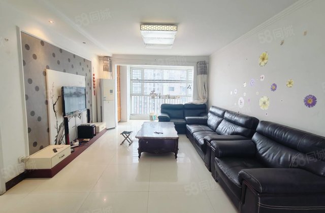 急售      带车位地下室东边户 三室两厅三叶草阿尔卡迪亚