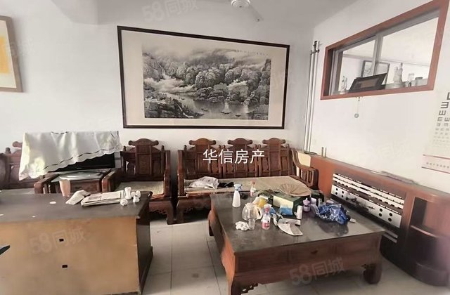 凤凰台附近 湖边 单位房 一楼带院 85万 三室