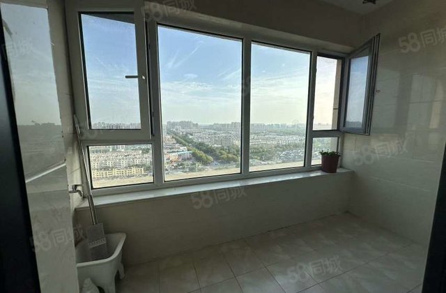 东关国际西区 出行方便 购物方便 南北通透 刚需小三居