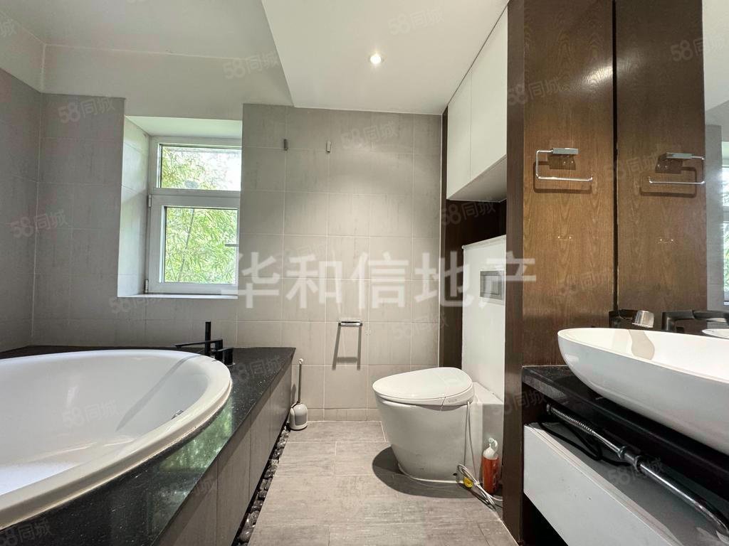 歐陸苑4室2廳3衛(wèi)235㎡南北2600萬