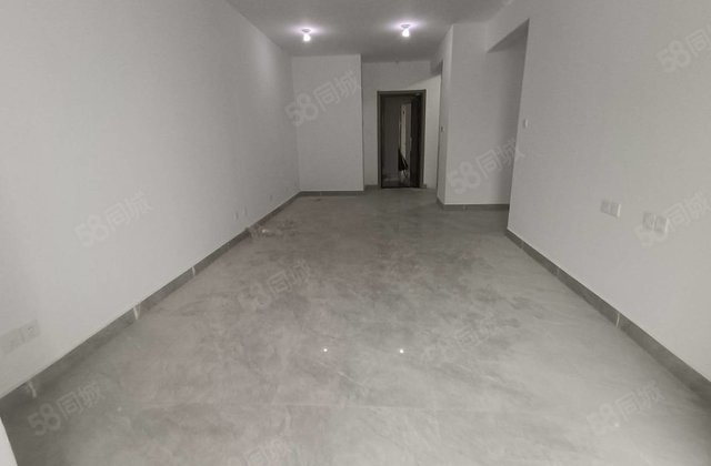 城市芳华东医桂馨苑带车位储藏室 装修好 次新小区 带电梯