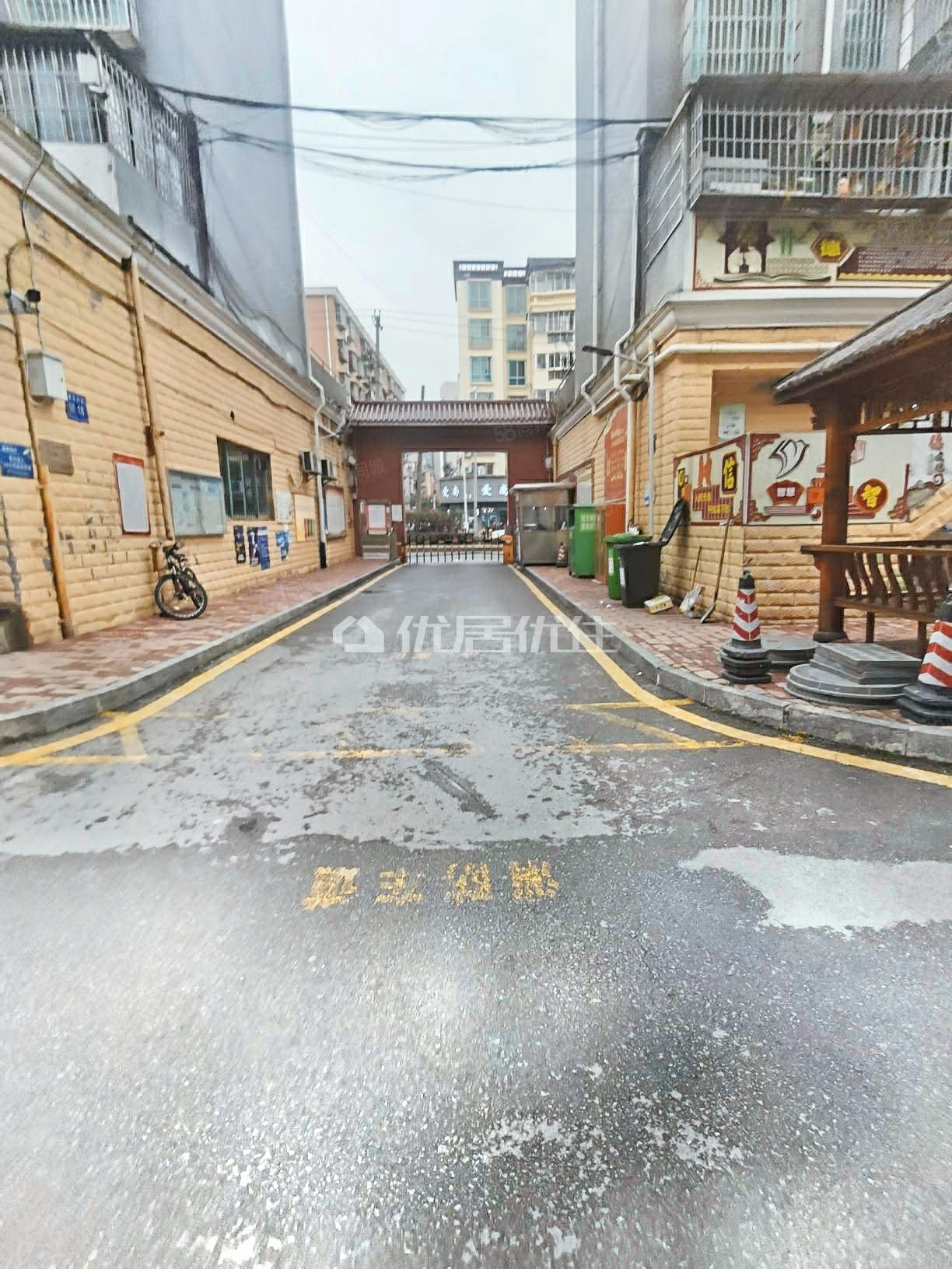 白云九小旁泰和花园120平3室楼层普装朝向南北