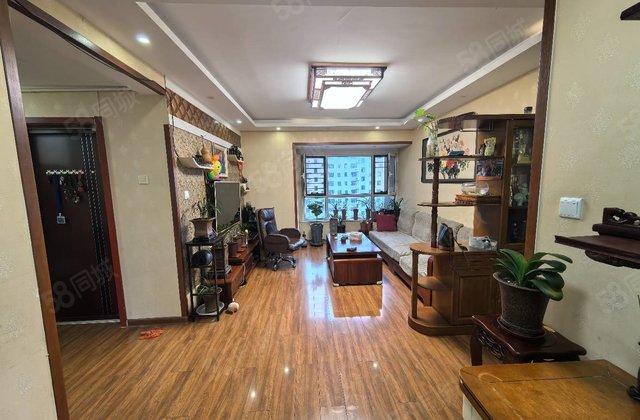 精装婚房 中层 前排无遮挡 水岸花语 户型真棒 滨河实验东苑