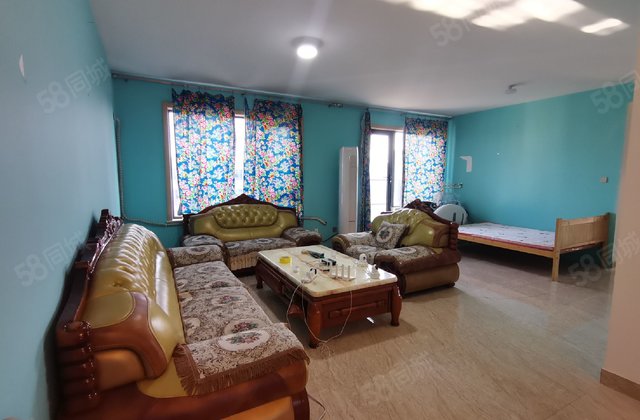 新上，绿城百合新城4室，顶层送露台！送车位储藏室，