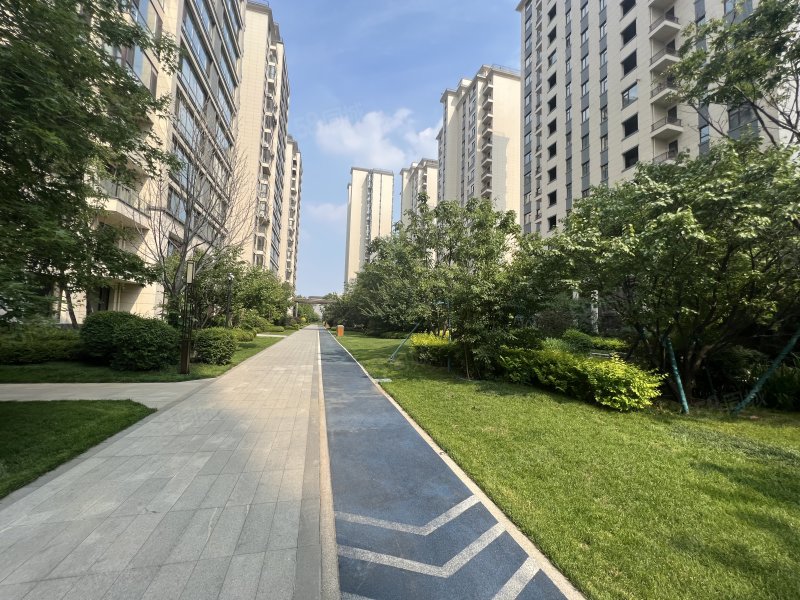 诺德阅香湖3室2厅2卫127.83㎡南北182万