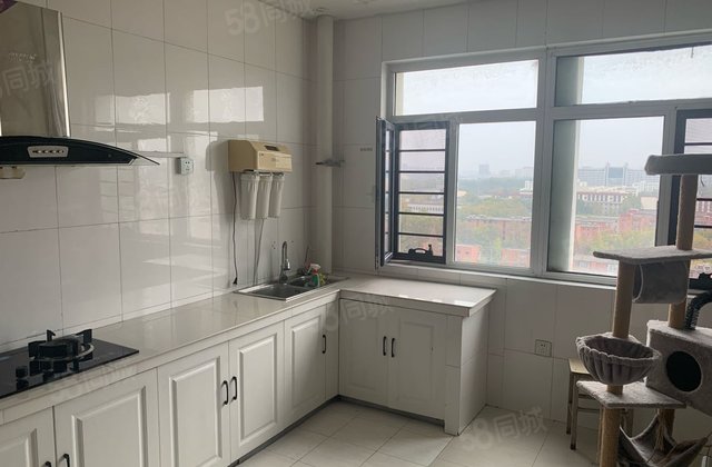 朝南板楼，高层非顶视野开阔，层高2.9 ，送地下室，家具家电