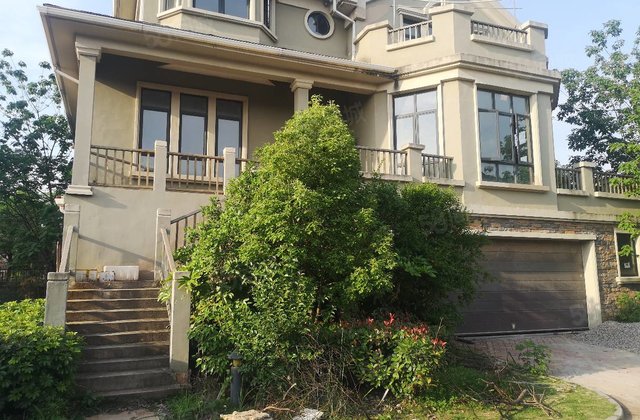 赣州星洲湾 纯别墅区 独栋带400多平大花园 有天有地有院子