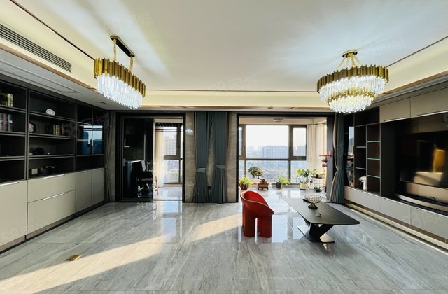 万创御香山3室2厅140㎡145万二手房图片