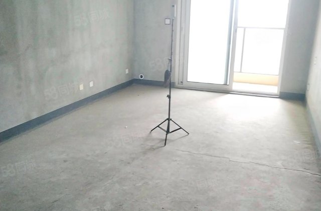 融创东方御园3室2厅111.86㎡135万二手房图片