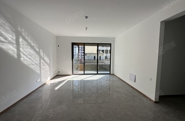 老文轩 外国语一中附近东关国际旁边东关瑞府4室