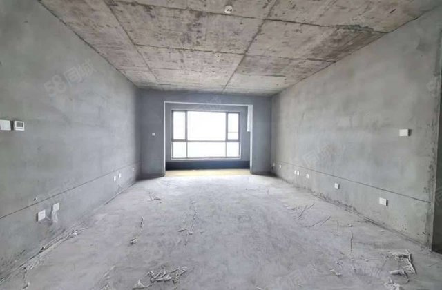 悦翔学府4室2厅192㎡95万二手房图片