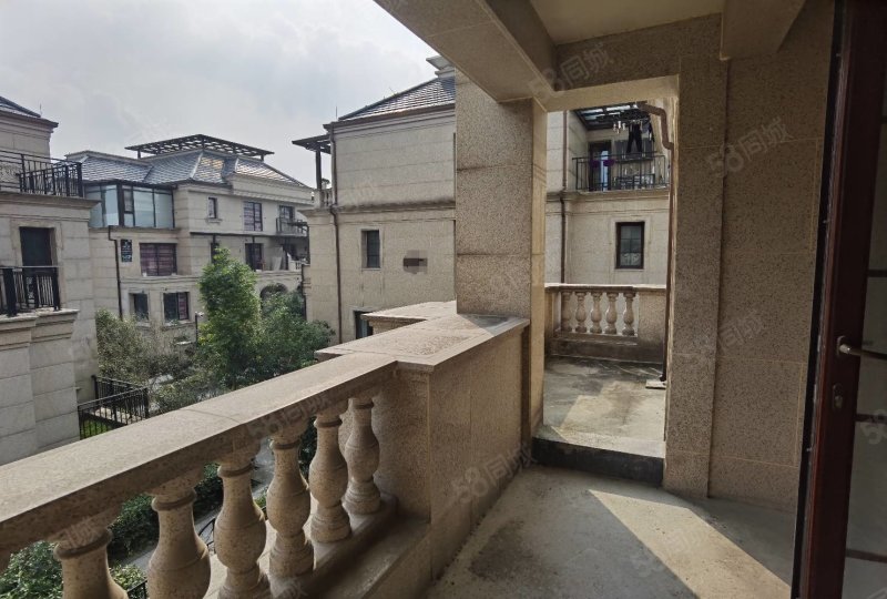 夏宫豪庭497平沿河双拼花园300平急卖