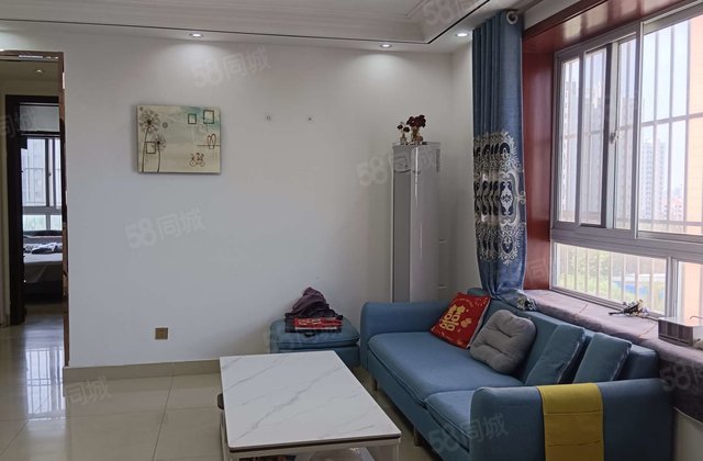 香江与双力路附近电梯好楼层朝阳户型精装修看房子方便诚心出售。