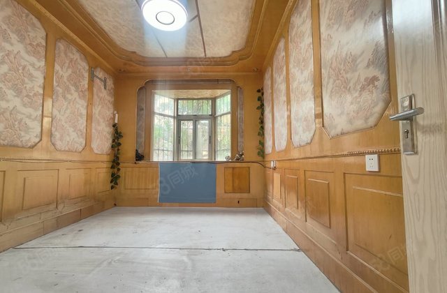 东昌本部 兴华路 市中心一楼带院带配房独立入户