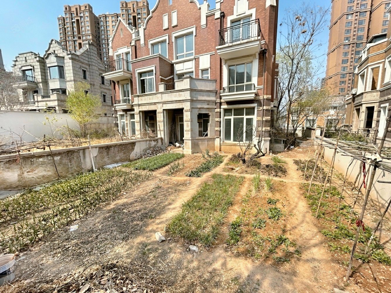 中海奥龙观邸别墅5室3厅3卫418㎡南北1400万