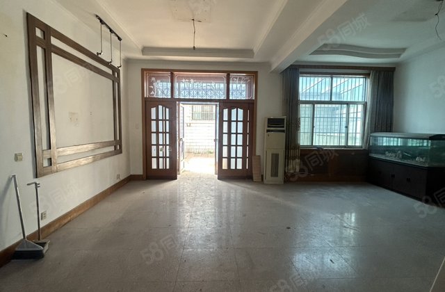 嘉泰家园4室3厅191㎡150万二手房图片