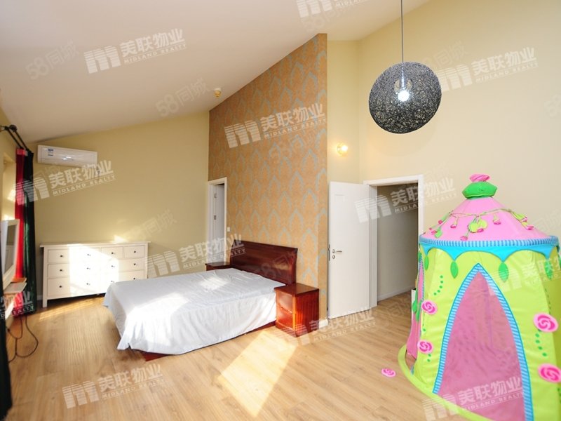 歐陸苑4室2廳3衛(wèi)200.14㎡南北1499萬(wàn)