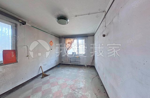 水碓子西里2室1廳1衛(wèi)54.8㎡東南270萬